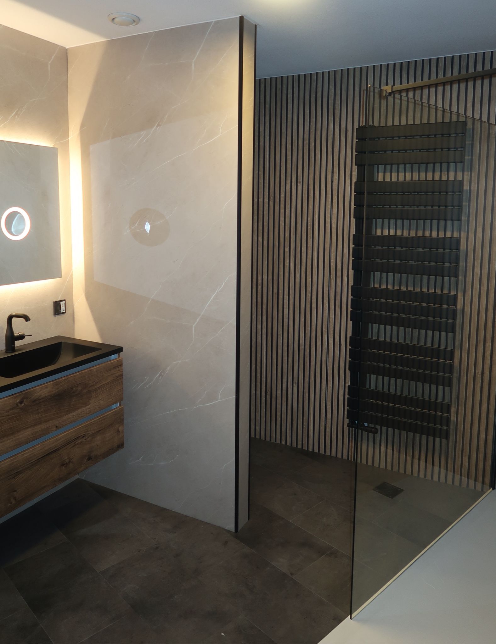 SaniSafe wand interieur vloer tegel na renovatie