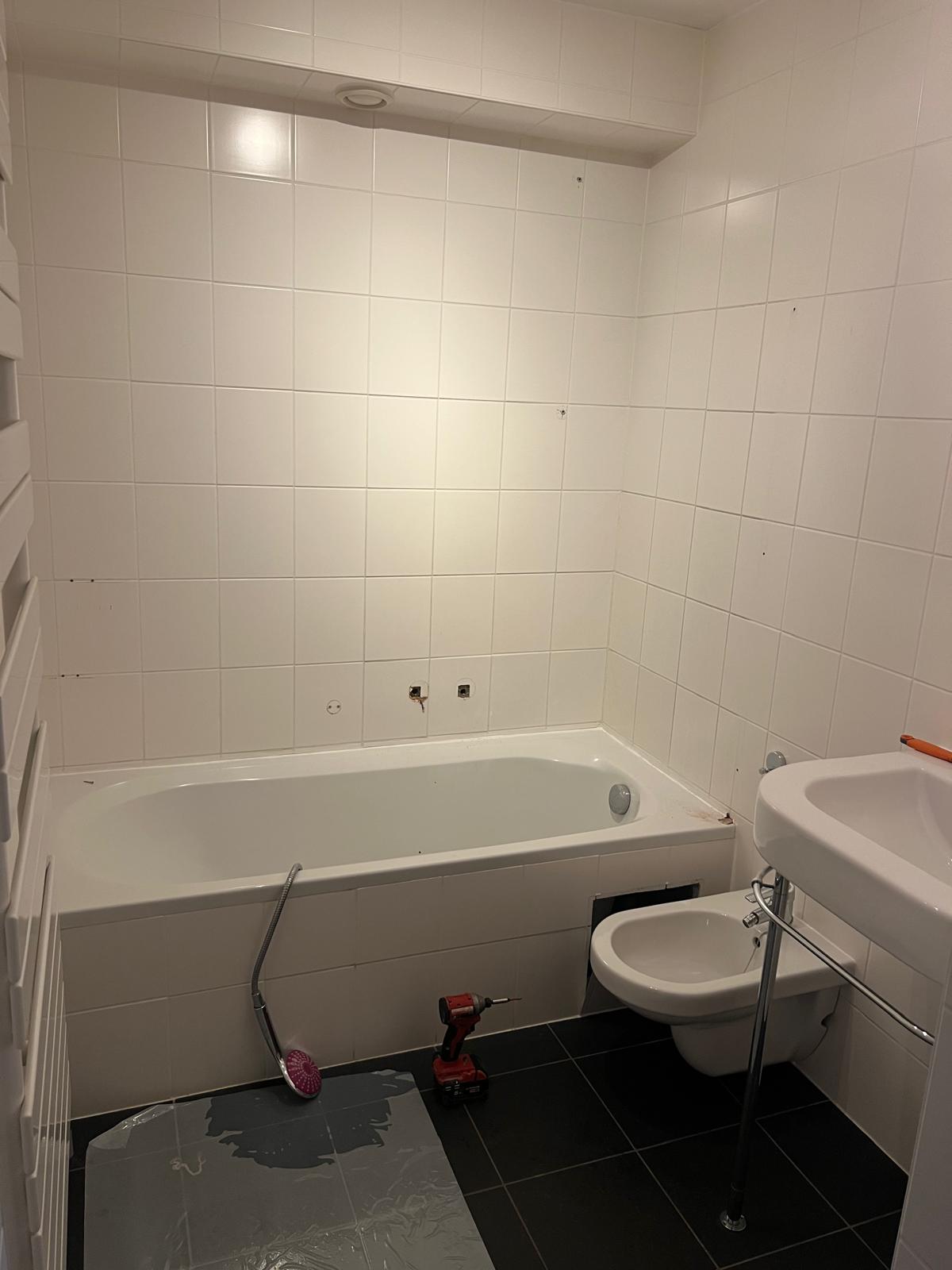 SaniSafe wastafel toilet vloer sanitair voor renovatie